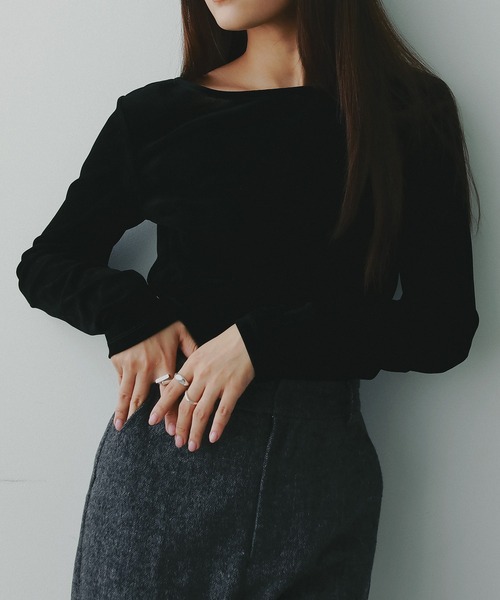 AJUGA.（アジュガ）の「ベロアロングスリーブカットソー（Tシャツ/カットソー・レディース・ブラック/ホワイト/ブラウン・FREE）」の2枚目の写真