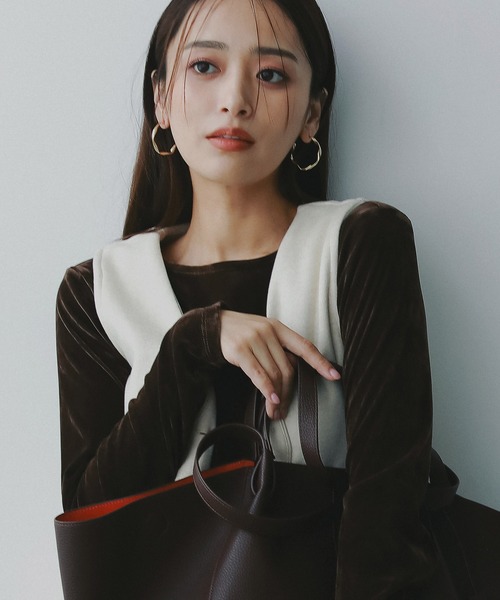 AJUGA.（アジュガ）の「ベロアロングスリーブカットソー（Tシャツ/カットソー・レディース・ブラック/ホワイト/ブラウン・FREE）」の14枚目の写真