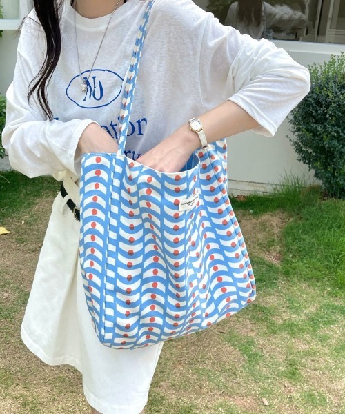 Ritzy（リッツィー）の「2way  韓国風肩がけバッグ A4対応 通勤通学  トートバッグ（飾り物無し）（トートバッグ・レディース・ブルー/レッド/パープル/イエロー・FREE）」の22枚目の写真