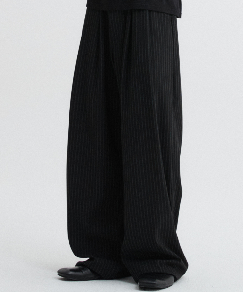 DNSR（ディーエヌエスアール）の「ストライプカーブドスラックスブラック（スラックス・メンズ・その他・SMALL/MEDIUM/LARGE/X-LARGE）」の3枚目の写真