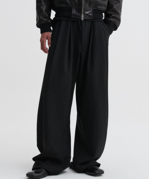 DNSR（ディーエヌエスアール）の「ストライプカーブドスラックスブラック（スラックス・メンズ・その他・SMALL/MEDIUM/LARGE/X-LARGE）」の4枚目の写真