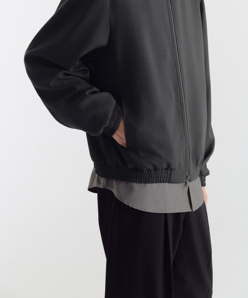 MUSINSA STANDARD（ムシンサスタンダード）の「クレープハイネックブルゾンジャケット [ダークグレー]（ブルゾン・メンズ・その他・MEDIUM/LARGE/X-LARGE/XX-LARGE）」の6枚目の写真