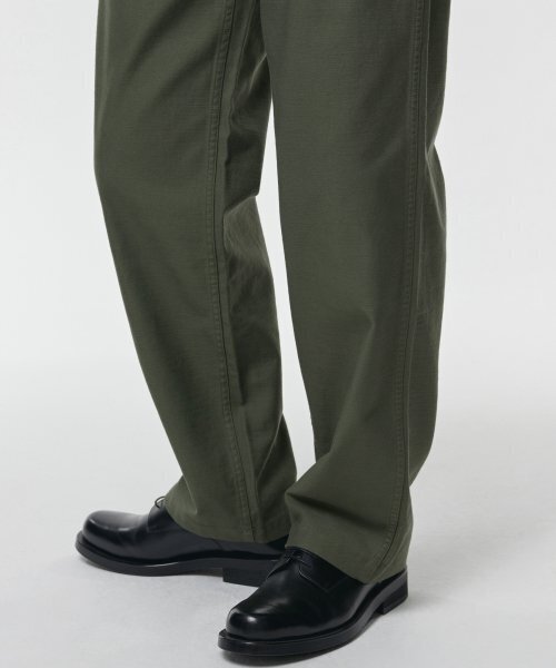MUSINSA STANDARD（ムシンサスタンダード）の「ホワイトサテンオフィサーパンツ[カーキ]（その他パンツ・メンズ・その他・40/31/33/26/27/28/29/38/42/36/34/32/30）」の6枚目の写真