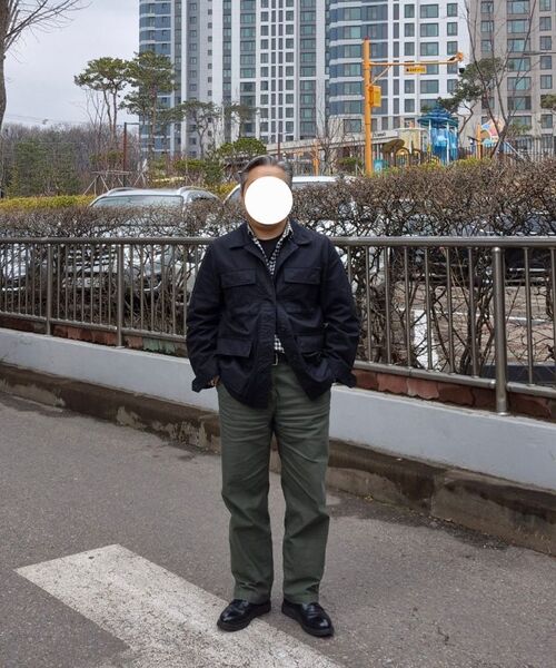 MUSINSA STANDARD（ムシンサスタンダード）の「ホワイトサテンオフィサーパンツ[カーキ]（その他パンツ・メンズ・その他・40/31/33/26/27/28/29/38/42/36/34/32/30）」の22枚目の写真