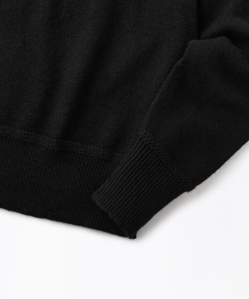 OUTSTANDING(アウトスタンディング)の「RED CROSS MOCK NECK KNIT_BLACK(ニット/セーター・メンズ・その他・MEDIUM/LARGE)」の2枚目の写真