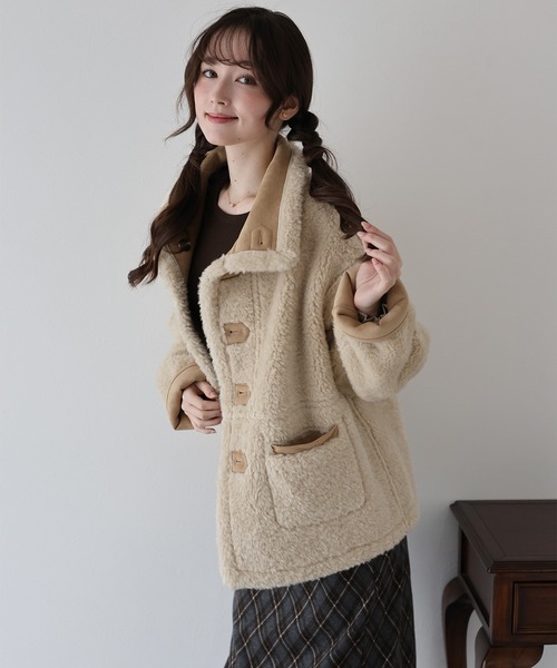 BLUEEAST（ブルーイースト）の「リバーシブルボアムートンコート（ムートンコート・レディース・キャメル/ベージュ・MEDIUM）」の8枚目の写真