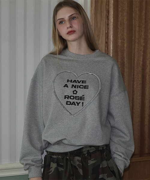 ROSEFRANTZ（ロゼフランツ）の「In the heart Sweatshirt [Gray]（スウェット・レディース・アッシュグレー・FREE）」の2枚目の写真
