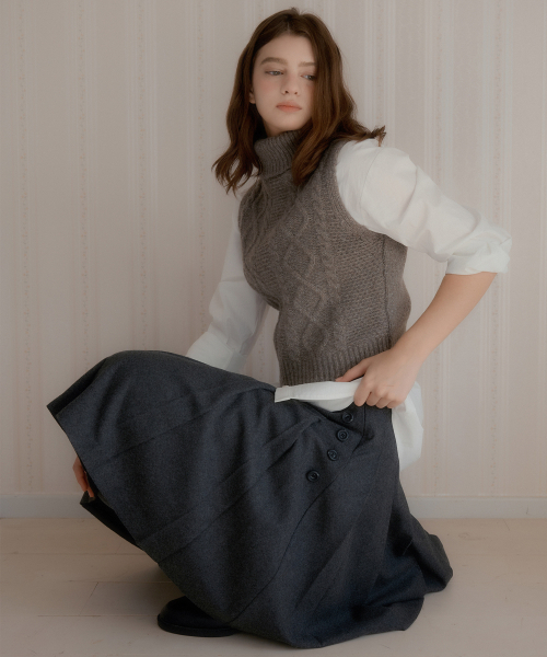 LETTER FROM MOON(レターフロムムーン)の「ボタンミディプリーツウールスカート(チャコール)(スカート・レディース・その他・SMALL/MEDIUM)」の5枚目の写真