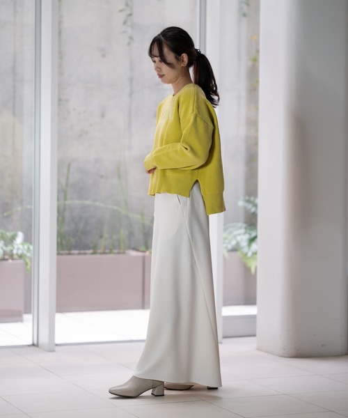 STRAWBERRY-FIELDS（ストロベリーフィールズ）の「ベロアライクモール_ベロアライクロゴミット（ニット/セーター・レディース・ライトグレー/ネイビー/イエロー・2）」の18枚目の写真