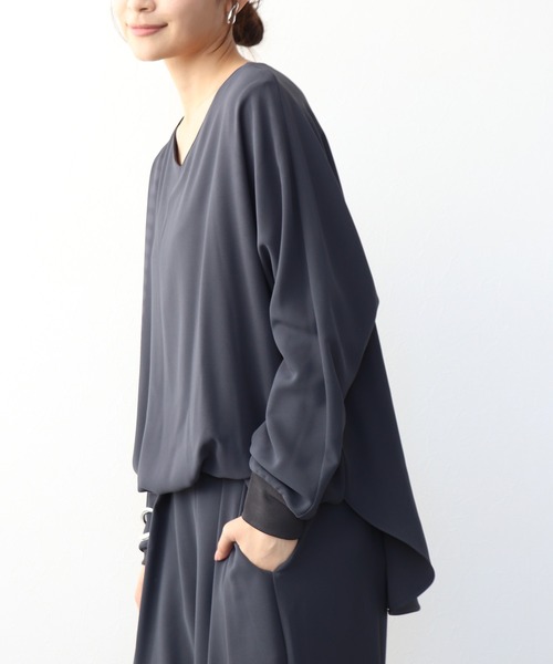 Jines(ジネス)の「ブラウジング袖リブブラウス(シャツ/ブラウス・レディース・チャコールグレー/ブラック/ブラウン/ベージュ/ホワイト/ネイビー・38)」の1枚目の写真