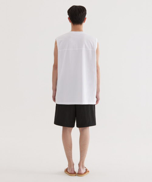COVERNAT（カバーナット）の「アーチ08ロゴスリーブレスホワイト（Tシャツ/カットソー・レディース・その他・SMALL/MEDIUM/LARGE/X-LARGE）」の4枚目の写真