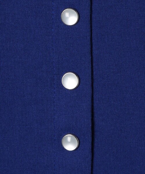 agnes b.（アニエスベー）の「キッズ コットン 長袖 カーディガンプレッション（カーディガン/ボレロ・キッズ・ブルー・8YEAR/4YEAR/10YEAR/12YEAR/6YEAR）」の5枚目の写真