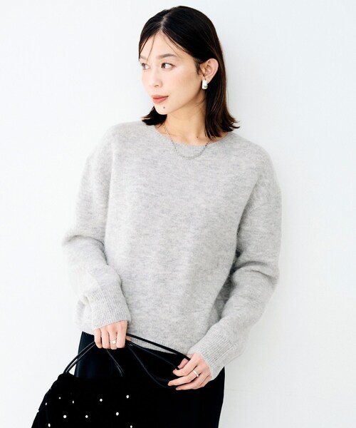 UNTITLED(アンタイトル)の「ヘアリークルーネックニット(ニット/セーター・レディース・ベージュ/ライトグレー・02)」の12枚目の写真