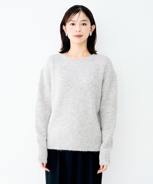 UNTITLED(アンタイトル)の「ヘアリークルーネックニット(ニット/セーター・レディース・ベージュ/ライトグレー・02)」の16枚目の写真