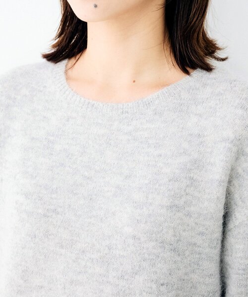 UNTITLED(アンタイトル)の「ヘアリークルーネックニット(ニット/セーター・レディース・ベージュ/ライトグレー・02)」の19枚目の写真