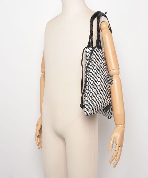MASSIVE STORE(マッシブストア)の「【Swaraj/スワラージ】メッシュレザーTOTE(手編み)SHEEPレザー(トートバッグ・メンズ・ブラウン系その他/シルバー系その他・FREE)」の6枚目の写真