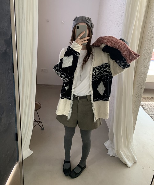 Doula Doula（ドゥーラドゥーラ）の「Vネックアーガイルフリンジニットカーディガン（カーディガン/ボレロ・レディース・ホワイト・FREE）」の22枚目の写真