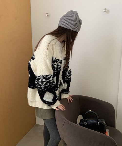 Doula Doula（ドゥーラドゥーラ）の「Vネックアーガイルフリンジニットカーディガン（カーディガン/ボレロ・レディース・ホワイト・FREE）」の11枚目の写真
