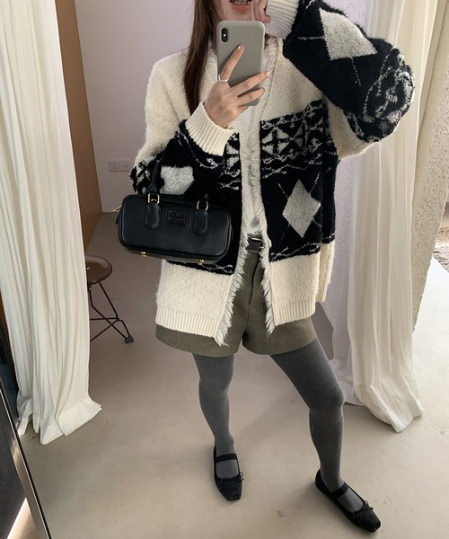 Doula Doula（ドゥーラドゥーラ）の「Vネックアーガイルフリンジニットカーディガン（カーディガン/ボレロ・レディース・ホワイト・FREE）」の5枚目の写真