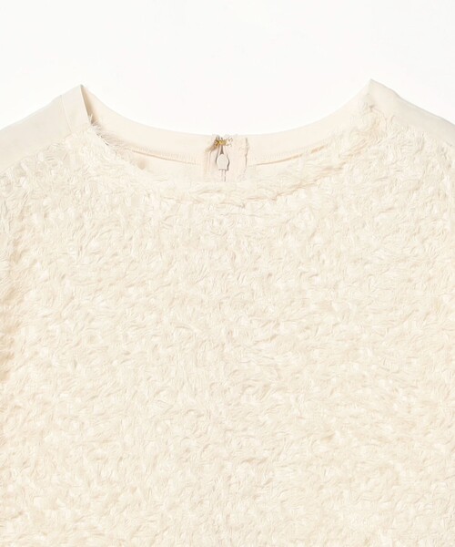 EFFE BEAMS（エッフェビームス）の「ROOM NO.8 BLACK / シアー カットジャカード ハーフスリーブ トップス（シャツ/ブラウス・レディース・クリーム・ONE SIZE）」の3枚目の写真