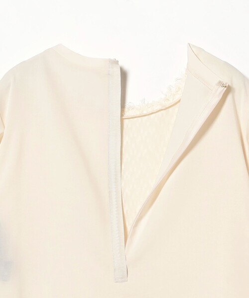 EFFE BEAMS（エッフェビームス）の「ROOM NO.8 BLACK / シアー カットジャカード ハーフスリーブ トップス（シャツ/ブラウス・レディース・クリーム・ONE SIZE）」の7枚目の写真