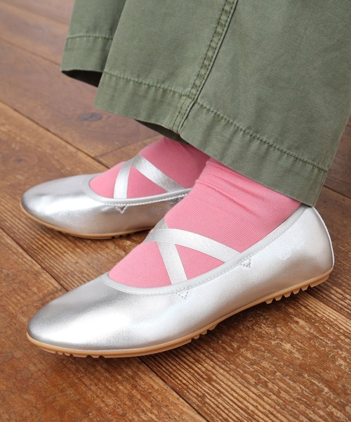 Dot＆Stripes CHILD WOMAN（ドットアンドストライプス　チャイルドウーマン）の「ANNIEL 革/サテン クロスバレーシューズ（バレエシューズ・レディース・シルバー/レッド系その他・37/36/40/39/38）」の2枚目の写真