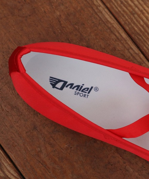 Dot＆Stripes CHILD WOMAN（ドットアンドストライプス　チャイルドウーマン）の「ANNIEL 革/サテン クロスバレーシューズ（バレエシューズ・レディース・シルバー/レッド系その他・37/36/40/39/38）」の9枚目の写真