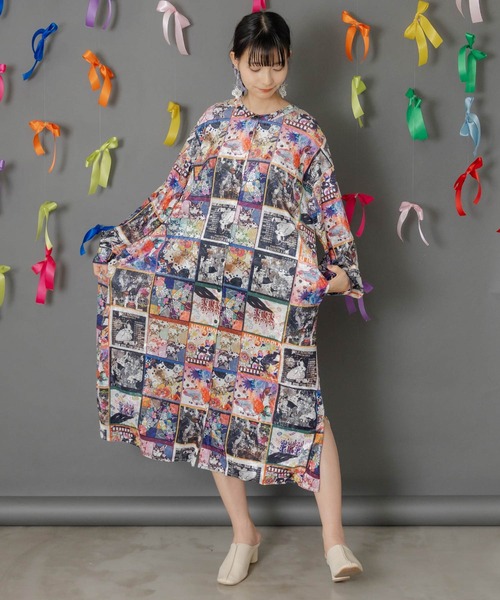 ScoLar（スカラー）の「153759：アニマル×蝶柄 前開きクラッシュベロアワンピース（ワンピース・レディース・ブルー/オレンジ・M）」の2枚目の写真