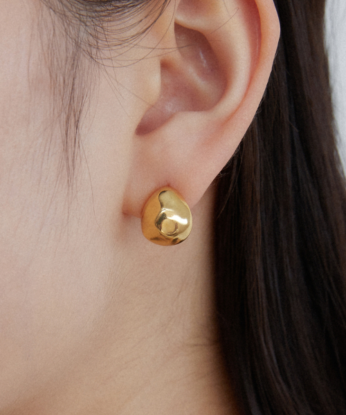 BYWEEKEND（バイウィーケンド）の「Alma earring_gold（ピアス（両耳用）・レディース・ゴールド・FREE）」の3枚目の写真