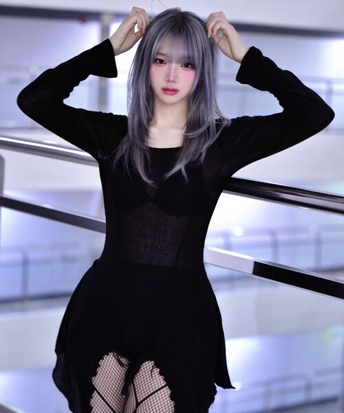 VINAJ(ビナジェイ)の「ボートネックラッフルプリンセスカバーアップ(ブラック)(ワンピース・レディース・その他・FREE)」の4枚目の写真