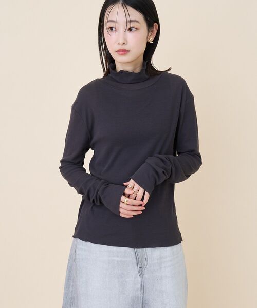 AMERICAN HOLIC(アメリカンホリック)の「シアーハイネックインナー(Tシャツ/カットソー・レディース・ブルー/オフホワイト/チャコールグレー/グレイッシュベージュ・L/M)」の12枚目の写真