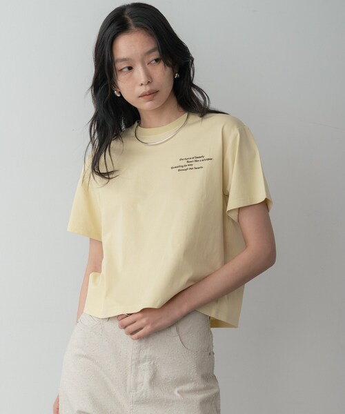 GALLEST(ギャレスト)の「クルーネック刺繍Tシャツ(Tシャツ/カットソー・レディース・ブラック/ライトイエロー系/ホワイト・38)」の3枚目の写真