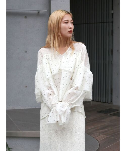 Ungrid(アングリッド)の「フリルデザインブラウス(シャツ/ブラウス・レディース・ブラック/アイボリー/その他1/オレンジ・FREE)」の7枚目の写真