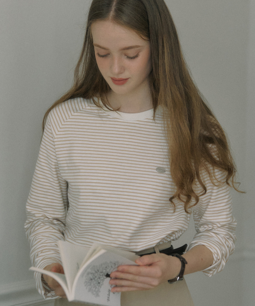 OURHOPE(アワーホープ)の「ストライプラグランTシャツ - ベージュ(Tシャツ/カットソー・レディース・ベージュ・1(S)/2(M))」の2枚目の写真