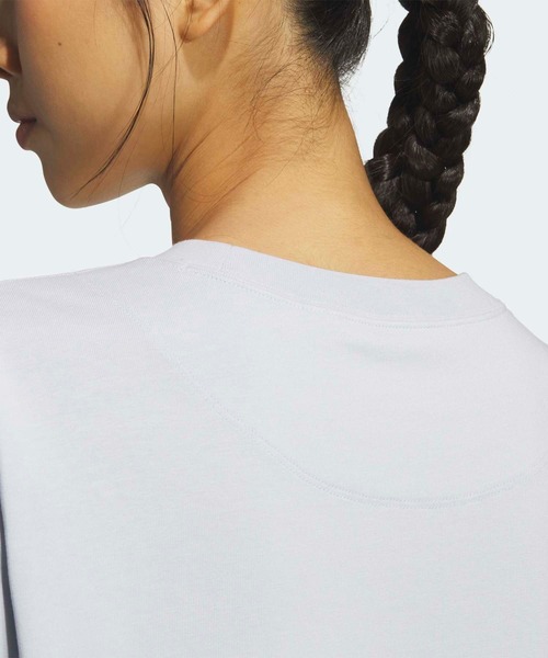 adidas(アディダス)の「エッセンシャルズ プラス スモール ロゴ ルーズフィット長袖Tシャツ / ロンT / アディダス adidas(Tシャツ/カットソー・レディース・ブルー・XX-LARGE/LARGE/MEDIUM/SMALL/X-LARGE/X-SMALL)」の4枚目の写真