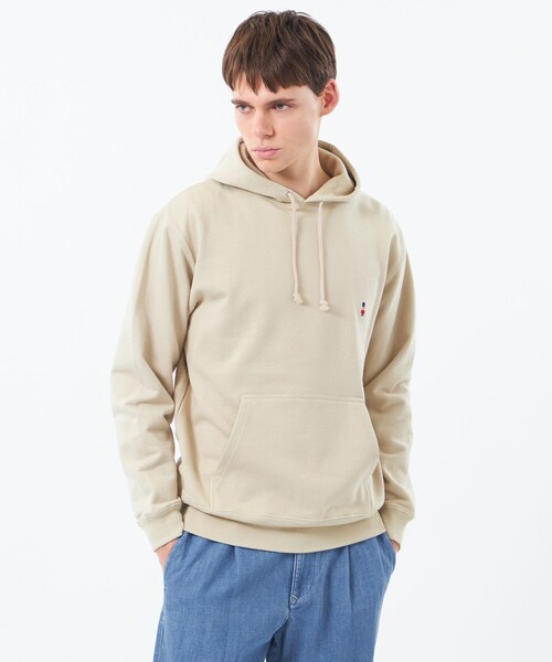 MACKINTOSH PHILOSOPHY（ﾏｯｷﾝﾄｯｼｭ ﾌｨﾛｿﾌｨｰ）の「【WEB&一部店舗限定】バッキンガムベア 10オンス裏パイル ワンポイントフーデッドパーカー（パーカー・メンズ・ベージュ系その他3/ブルー系その他3/グレー系その他2/ダークネイビー・42/40/38）」の2枚目の写真