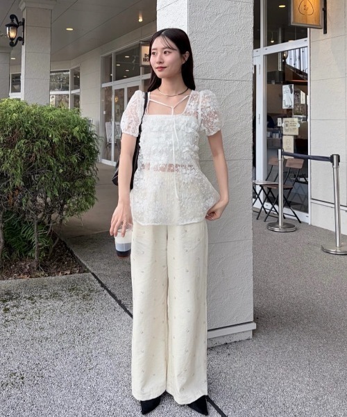 mystic（ミスティック）の「《3サイズ展開/SET UPスタイルにも◎》ビージーフラワースラックス（スラックス・レディース・ブラック/ブルー/アイボリー・1/2/0）」の4枚目の写真
