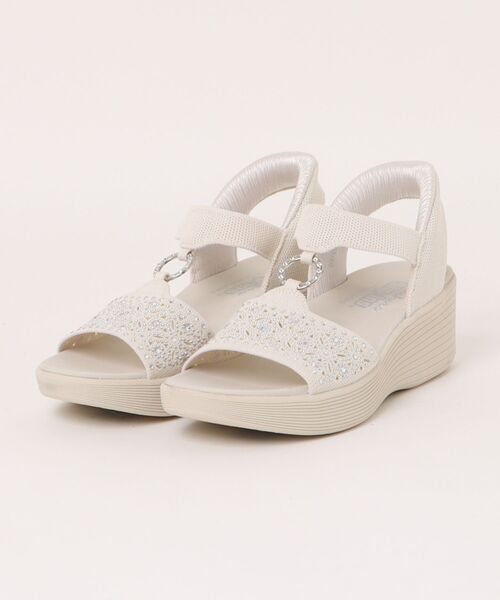 SKECHERS（スケッチャーズ）の「【Parade限定】【SKECHERS】スケッチャーズ Slip-ins：PARALLEL LITE - DANCING AWAY 2（スリップインズ パラレルライト - ダンシング・アウェイ2） 163366（サンダル・レディース・ベージュ/オフホワイト・23.0cm/24.0cm/25.0cm）」の2枚目の写真