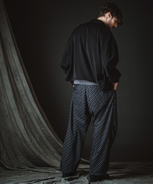 NO ID.(ノーアイディ)の「mj11424-WポケットZIP-BLZ ジップブルゾン(858006-424B)(ブルゾン・メンズ・ブラック/ストライプ・ONE SIZE)」の8枚目の写真