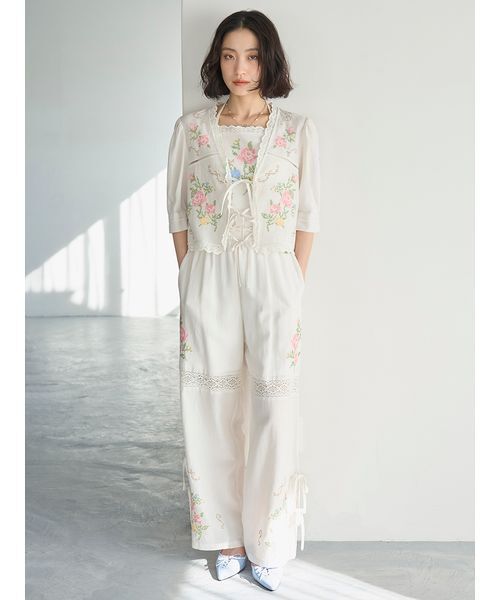 LILY BROWN(リリーブラウン)の「フラワークロスステッチリボンパンツ(その他パンツ・レディース・ブラック/ホワイト・F)」の5枚目の写真