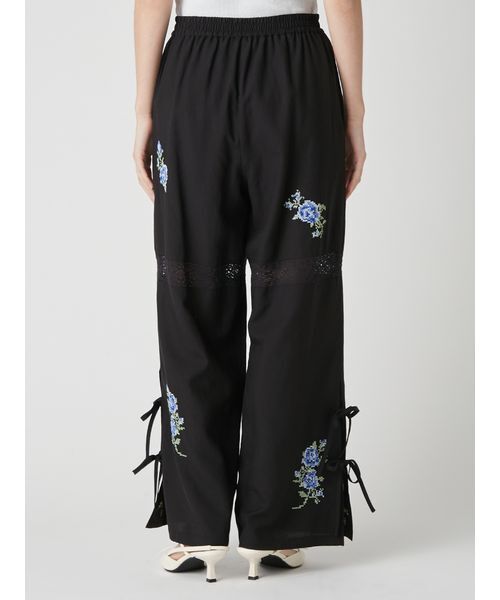 LILY BROWN(リリーブラウン)の「フラワークロスステッチリボンパンツ(その他パンツ・レディース・ブラック/ホワイト・F)」の9枚目の写真