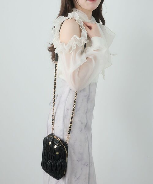 MAJESTIC LEGON(マジェスティックレゴン)の「マルチスマホショルダー(スマホグッズ・レディース・アイボリー/ブラック・FREE)」の10枚目の写真