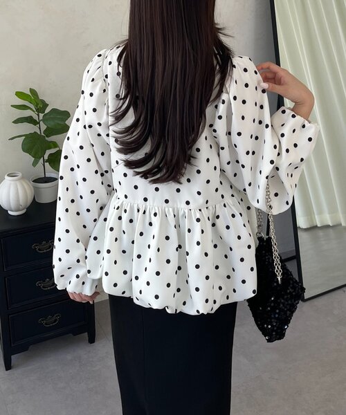 prose verse（プロズヴェール）の「ドットパフスリーブVネックバルーンペプラムブラウス（シャツ/ブラウス・レディース・ブラック/オフホワイト・MEDIUM/LARGE）」の9枚目の写真