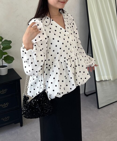 prose verse（プロズヴェール）の「ドットパフスリーブVネックバルーンペプラムブラウス（シャツ/ブラウス・レディース・ブラック/オフホワイト・MEDIUM/LARGE）」の11枚目の写真