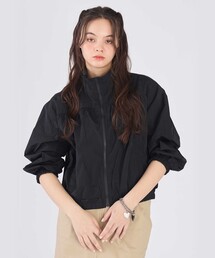 To b. by agnes b.（トゥービーバイアニエスベー）の「シアーナイロンパフィーブルゾン（ブルゾン）」