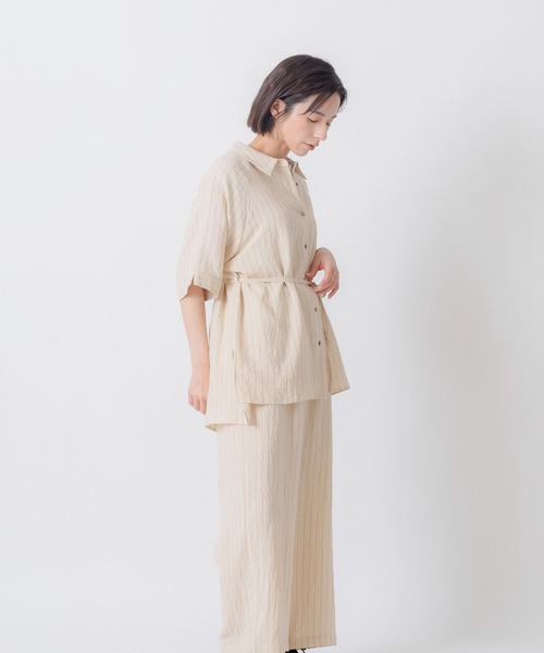 Kelen(ケレン)の「「KELEN / ケレン」リネン混ピンストライプシャツ(シャツ/ブラウス・レディース・ブラウン/ナチュラル/ネイビー・S/M)」の22枚目の写真