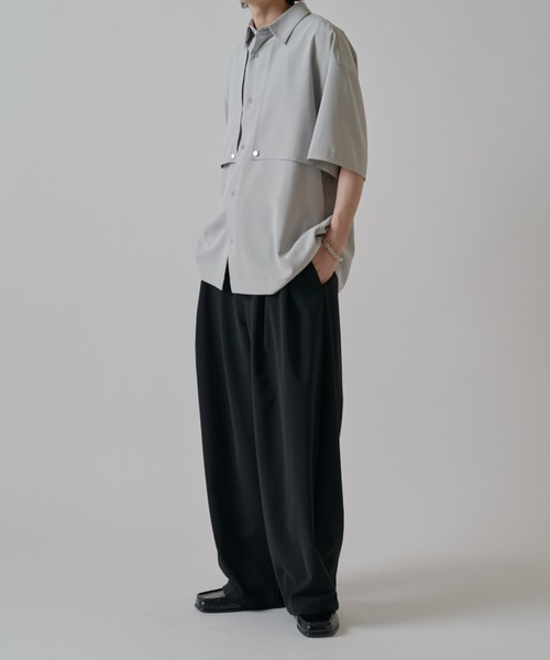 Lui's（ルイス）の「【Neucon】GUN FLAP OVER SHIRT / ガンフラップ半袖オーバーシャツ（シャツ/ブラウス・メンズ・ホワイト/ライトグレー/ブラック・1/2）」の15枚目の写真