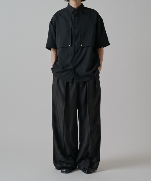 Lui's（ルイス）の「【Neucon】GUN FLAP OVER SHIRT / ガンフラップ半袖オーバーシャツ（シャツ/ブラウス・メンズ・ホワイト/ライトグレー/ブラック・1/2）」の8枚目の写真