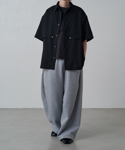 Lui's（ルイス）の「【Neucon】GUN FLAP OVER SHIRT / ガンフラップ半袖オーバーシャツ（シャツ/ブラウス・メンズ・ホワイト/ライトグレー/ブラック・1/2）」の13枚目の写真
