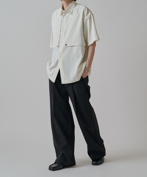 Lui's（ルイス）の「【Neucon】GUN FLAP OVER SHIRT / ガンフラップ半袖オーバーシャツ（シャツ/ブラウス・メンズ・ホワイト/ライトグレー/ブラック・1/2）」の5枚目の写真